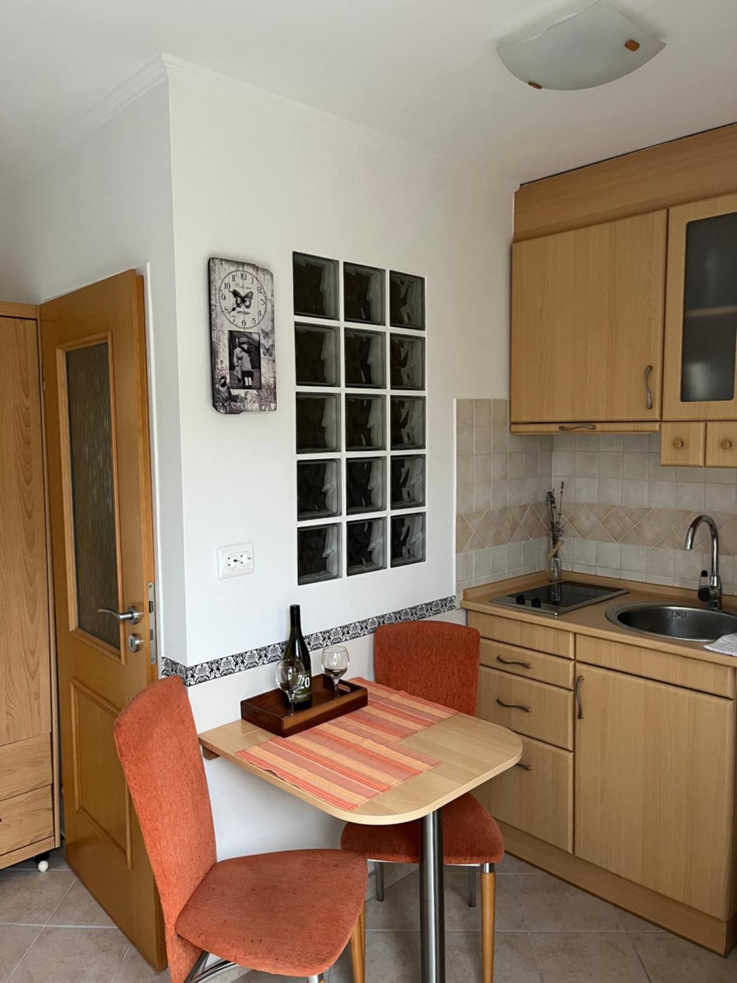 Reka Apartmanhaz Buk Exterior photo